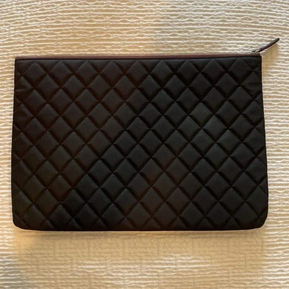 CHANEL Black Quilted Cosmetic Bag - Picture 3 of 16